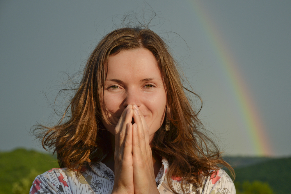 gratitude-woman-with-rainbow-